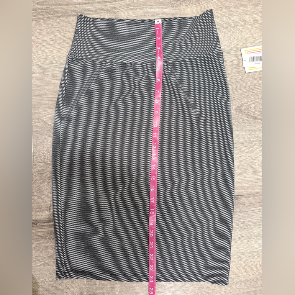 LuLaRoe Black and White Dot Pencil Skirt NWT - Picture 7 of 7